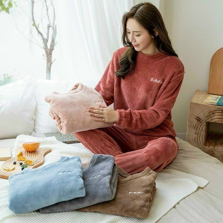 Bộ Mặc Nhà Thêu Chữ Chất Liệu Lông Nhung Dày Dặn, Mềm Mại Dành Cho Bạn Nữ – Diepchi Fashion