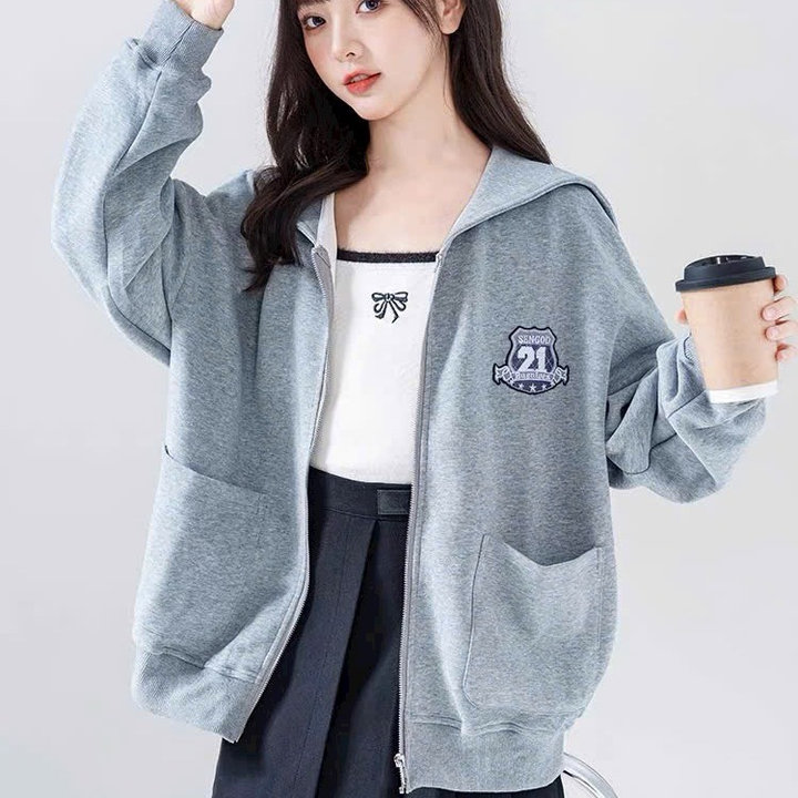 áo Khoác Nỉ Nữ Màu Xám Thêu Số 21 Phối 2 Túi Trước Siêu Xinh Ut64 – Golden Dream