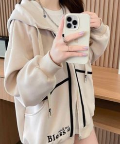 áo Khoác Nỉ Bomber Nữ Nút Bấm Có Nón Phối Túi Thêu Cá Tính Hot – Htm Fashion