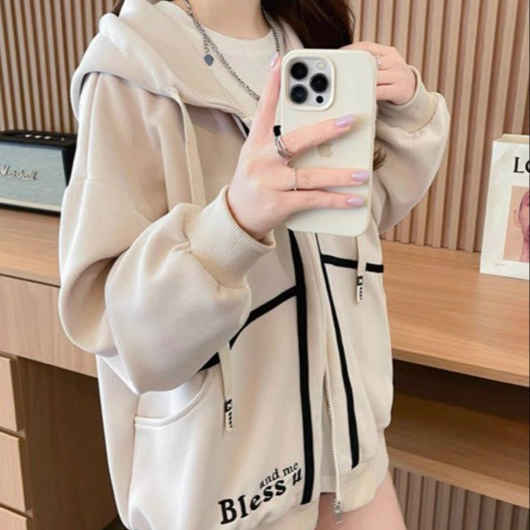 áo Khoác Nỉ Bomber Nữ Nút Bấm Có Nón Phối Túi Thêu Cá Tính Hot – Htm Fashion