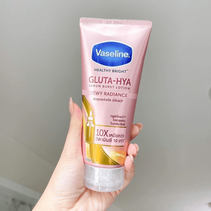 Dưỡng Thể Trắng Sáng đều Màu Da Ban đêm Vaseline 300ml