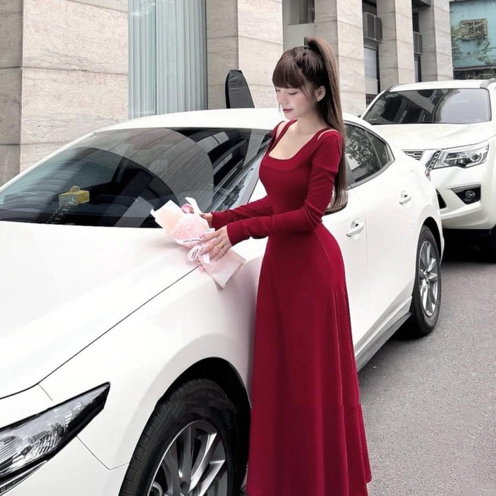 đầm Tay Dài Cổ Vuông Maxi Chất Tăm Lụa – Lê Phương Boutique