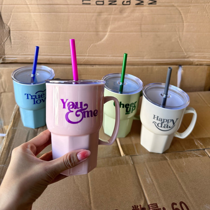 Ly Quai ống Hút Nhiều Màu Ngẫu Nhiên – Gdn