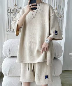 Bộ Thể Thao Nam Chất Liệu Vải Umi Dáng Suôn Dập Vân Nổi Thấm Hút Mồ Hôi – Men’s Style