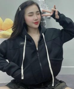 áo Khoác Nỉ Nữ Có Nón Phối Khóa Kéo Phối 2 Túi Phía Trước Logo Thêu Chữ ở Ngực -htm Fashion