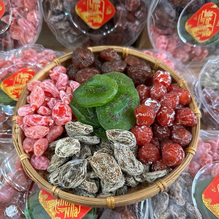 ô Mai Xí Muội Mix Ngũ Vị – Chua Cay Mặn Ngọt 500g – Winnie House