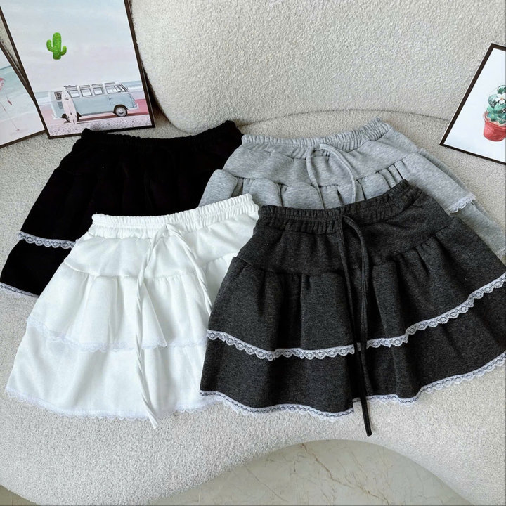 Chân Váy Tầng Phối Ren Nỉ Bông – Lê Phương Boutique