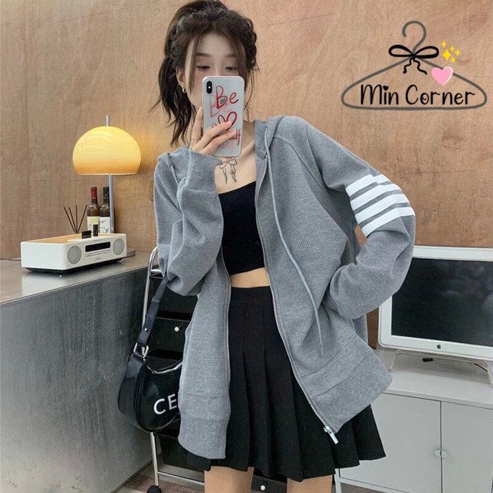 áo Hoodie Nữ Form Rộng Mũ Bốn Vạch Tay Mak95 – Min Corner