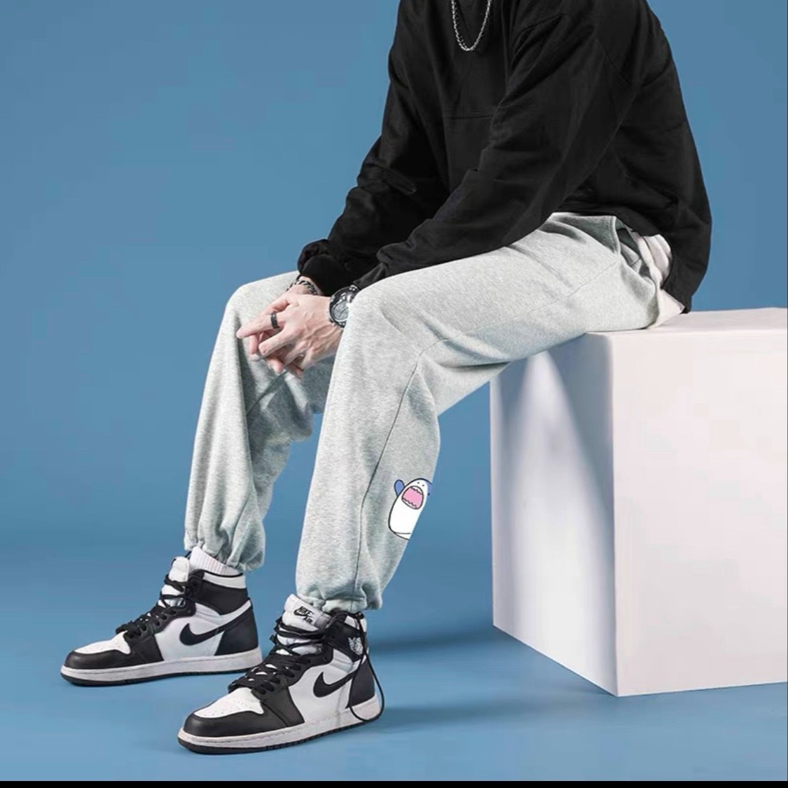 Quần Dài Jogger Thể Thao Nam Nữ In Hình Cá Mập Có Dây Rút Siêu Chất – Htm Fashion