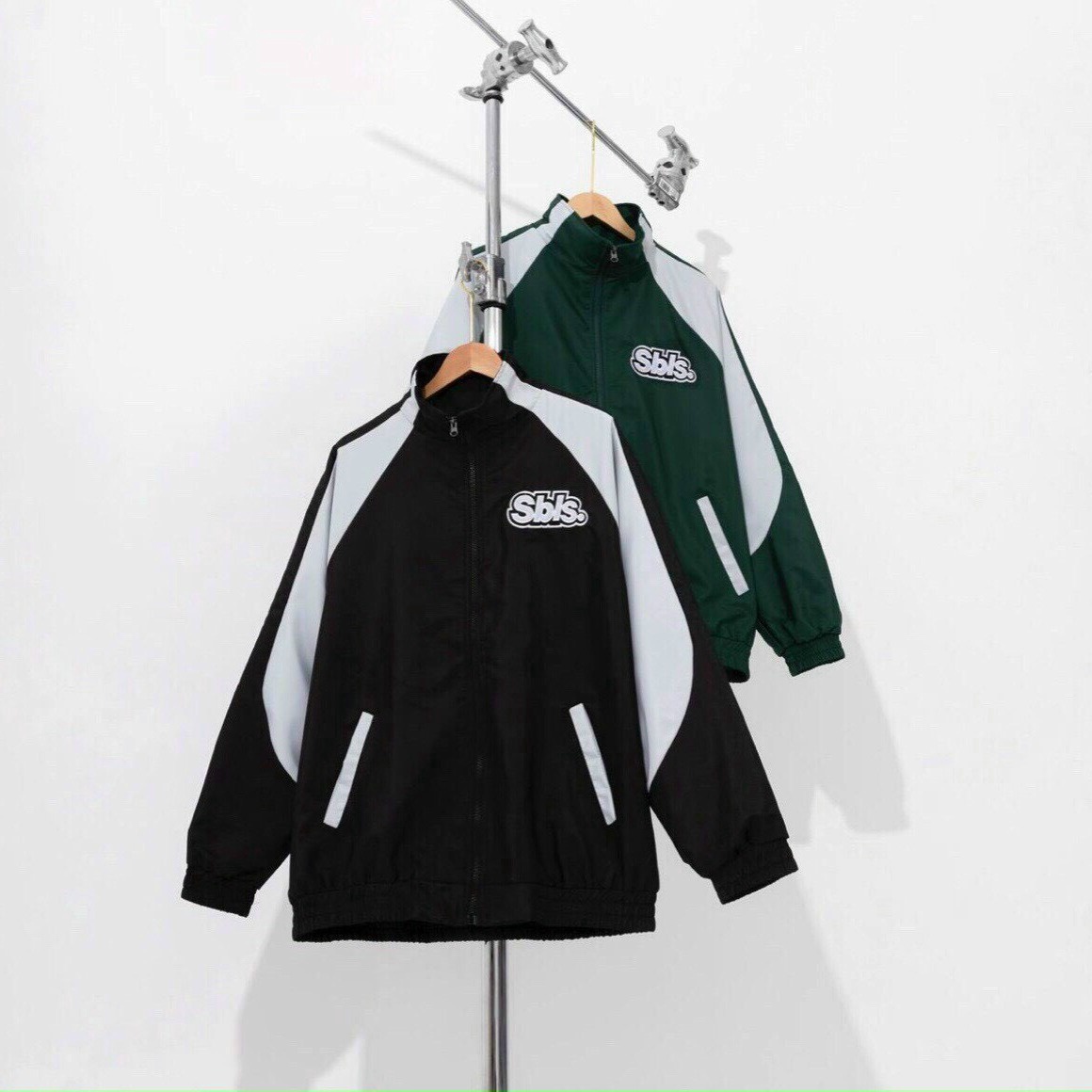 áo Khoác Dù Nam Nữ Miss Floss Jacket Form Rộng Thời Trang Freesize Màu đen/ Xanh đậm Sht33 – Minh Hà House