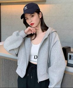 áo Khoác Nữ Croptop Chất Vải Nỉ Trơn Dây Kéo Có Nón Cao Cấp – Htm Fashion