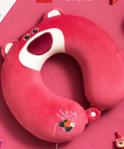 Gối Chữ U Hình Gấu Lotso Bear, Kê Cổ Gấu Họa Tiết Dây Tây Mềm Mại Dễ Thương – Hana Mart