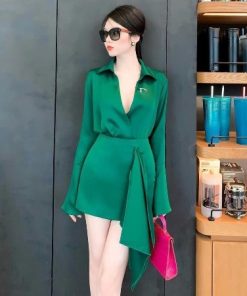đầm Nữ Cổ Yếm Nhún Ngực Hở ôm Eo Dáng Dài Chất Nhung Tuyết Av02h – Aine