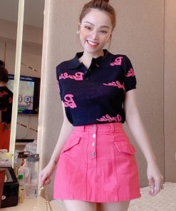 áo Polo Len Dệt Kim Khuy Giữa Họa Tiết Chữ Barbie Full áo Hot Trend Sldca171 – Diepchi Fashion