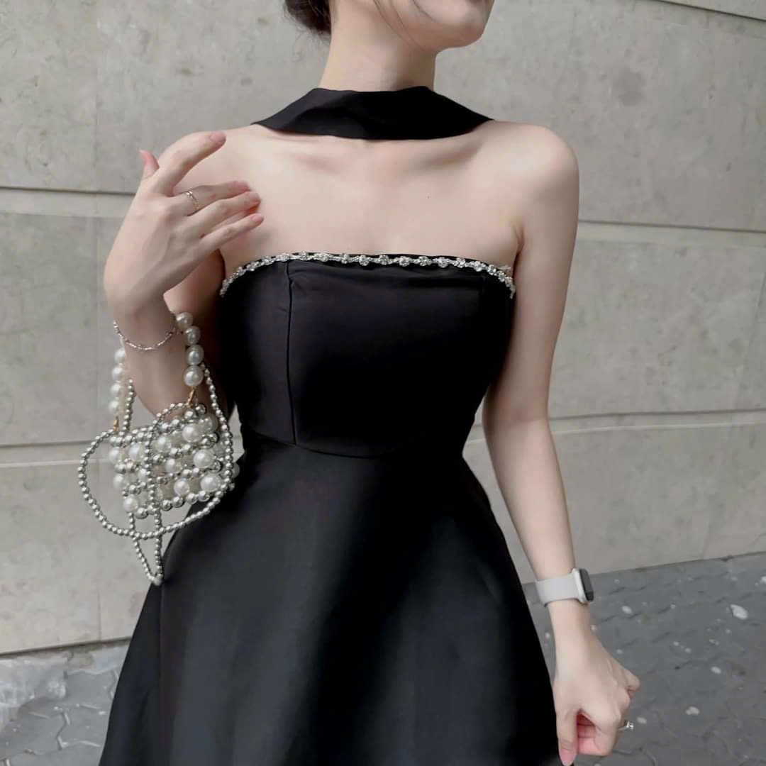 đầm Dự Tiệc Dáng Xòe Cúp Ngực đính Kết đá Phối Joker Cổ Rucie Dress – Vanass