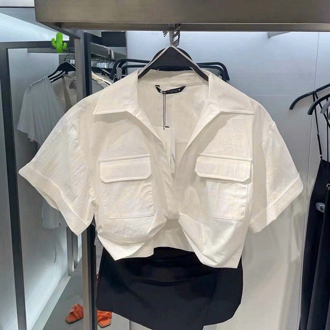 áo Nữ Sơ Mi Croptop Trắng Xoắn Eo Tay Lỡ – Ausa House