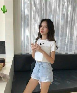 áo Thun Nữ Croptop Cổ Tròn Tay Ngắn Lưỡi Liềm – Ausa House