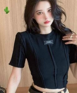 áo Thun Nữ Croptop Logo Viền Nổi Thun Gân – Ausa House