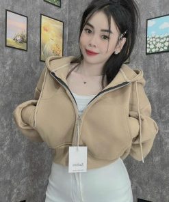áo Khoác Nỉ Nữ Với Chất Liệu Vải Nỉ Dệt Dáng Form Croptop Lửng Cá Tính Có Nón Trùm đầu Rộng đẹp Kèm Dây Rút áo đẹp Hàng Hot Trend-htm Fashion