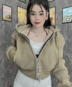 áo Khoác Nỉ Nữ Với Chất Liệu Vải Nỉ Dệt Dáng Form Croptop Lửng Cá Tính Có Nón Trùm đầu Rộng đẹp Kèm Dây Rút áo đẹp Hàng Hot Trend-htm Fashion