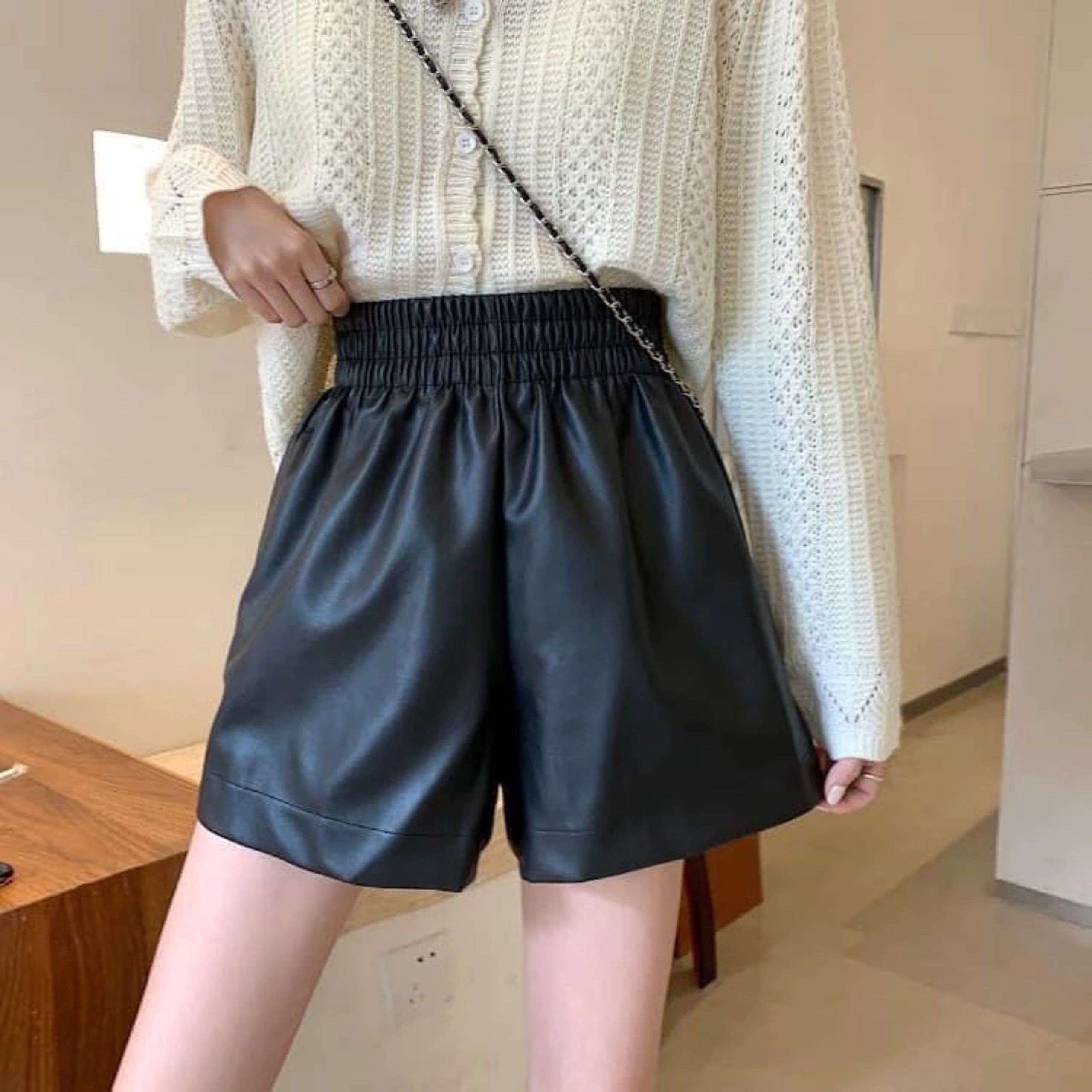 Quần đùi Nữ, Quần đùi Da Nữ
