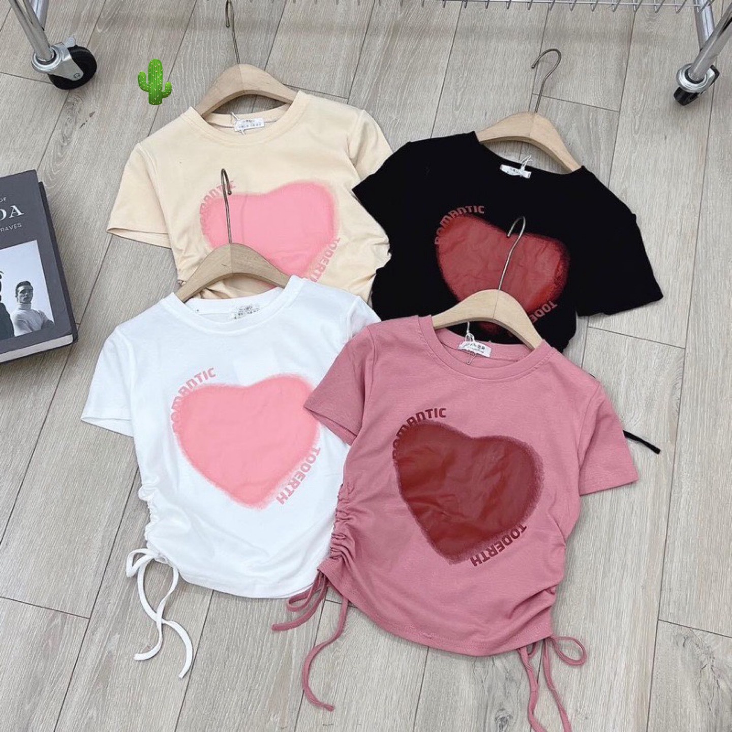 áo Thun Nữ Croptop Cổ Tròn Tay Ngắn Rút Dây Trái Tim – Ausa House