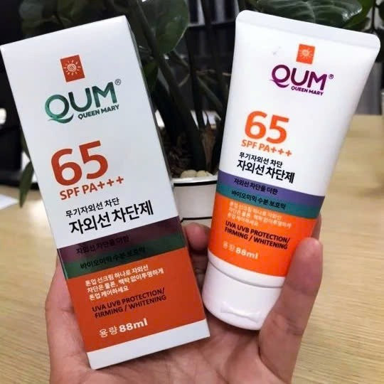 Kem Chống Nắng Nâng Tông Tinh Chất Trà Xanh, Rau Má Qum 65+ – Gdn
