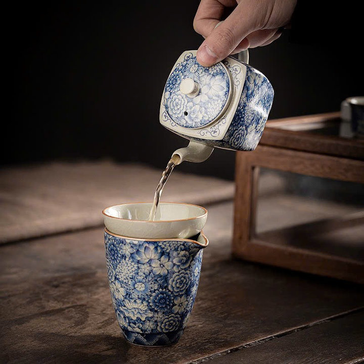Bộ ấm Chén Gốm Sứ đức Hóa Cao Cấp, Họa Tiết Giả Cổ 9 Chi Tiết – Sương Mai