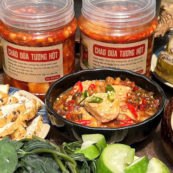 Chao ớt Xiêm Tương Hột: Hương Vị Mới Lạ, đậm đà Khó Quên 800g – Winnie House